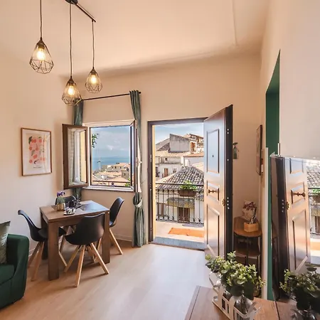 아파트 Borgo Amei Nel Centro Storico Di Con Vista Mare 피조